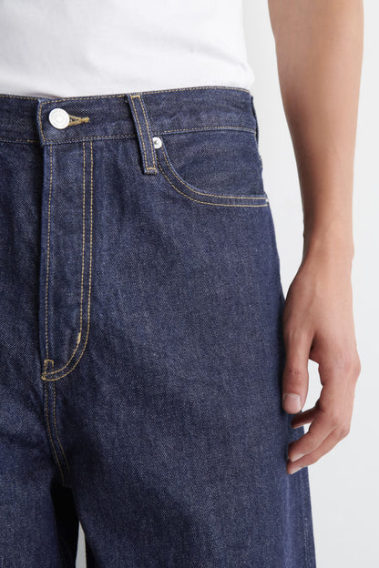RELAXED-FIT BARREL-LEG JEANS