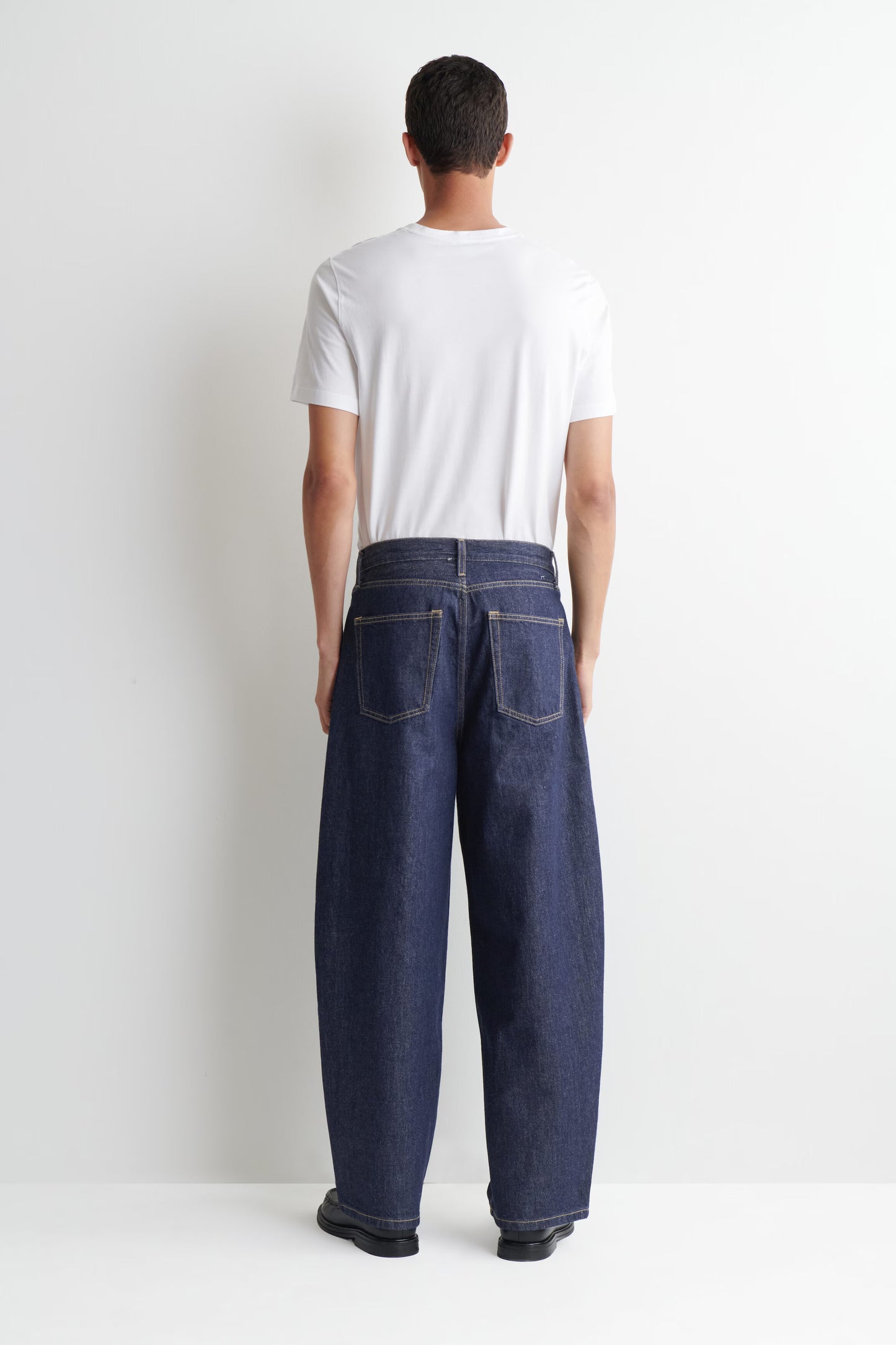 RELAXED-FIT BARREL-LEG JEANS